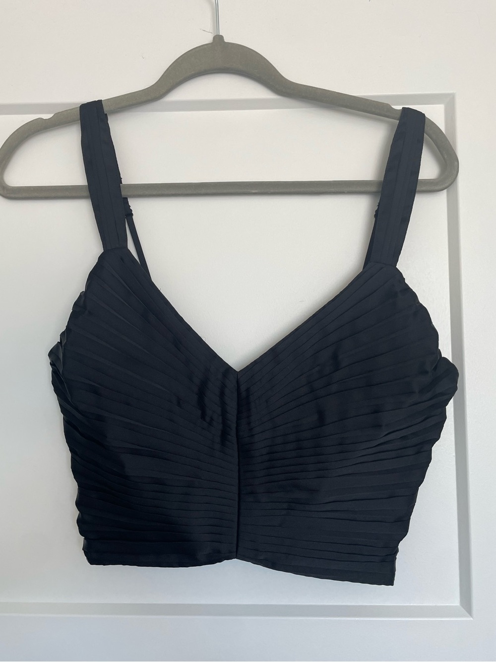 Abercrombie & Fitch Black Pleated V-Neck Crop Top